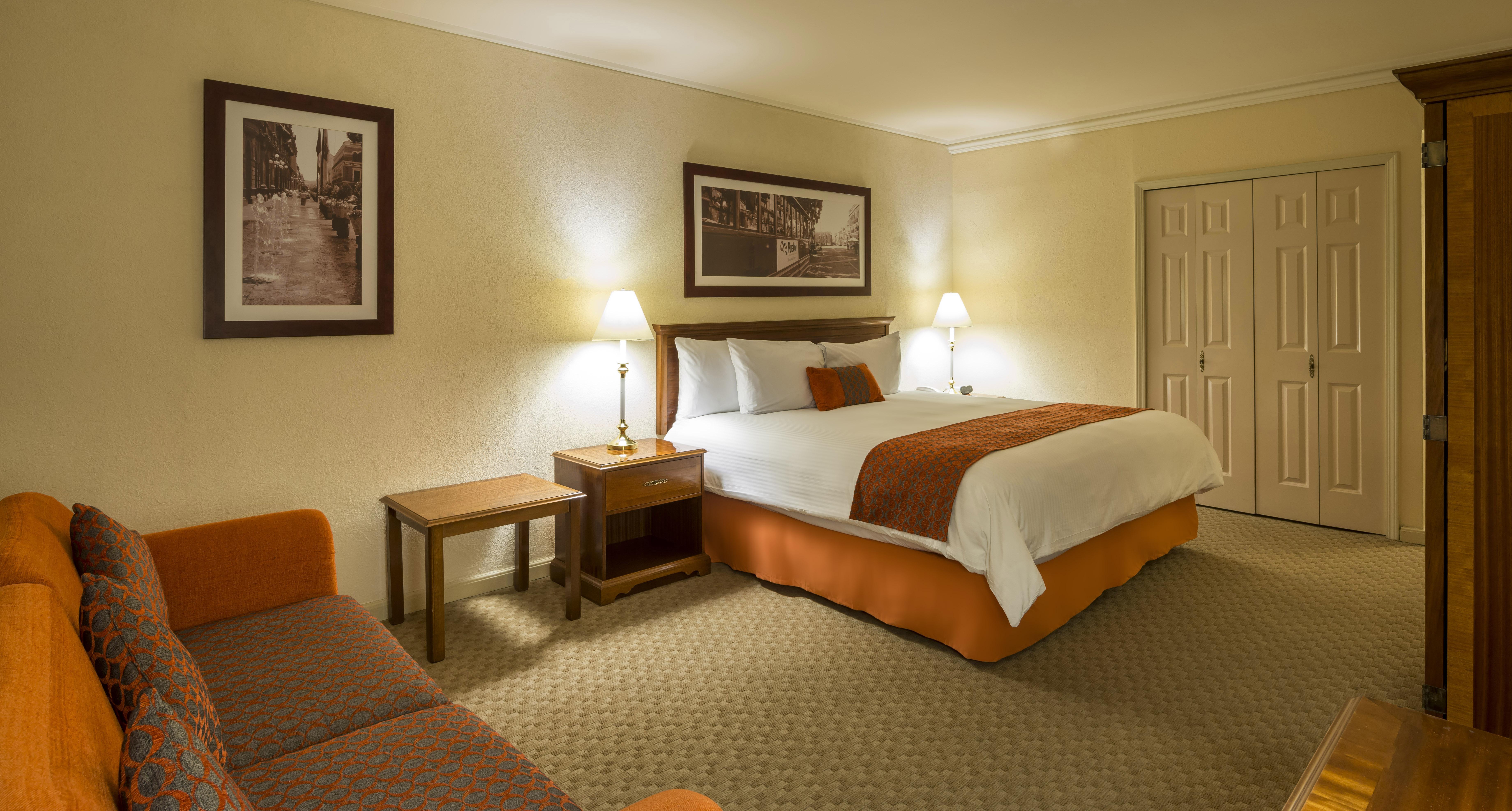 Camino Real Puebla Angelopolis Hotel Exterior foto A guest room at the Inn at the Opera