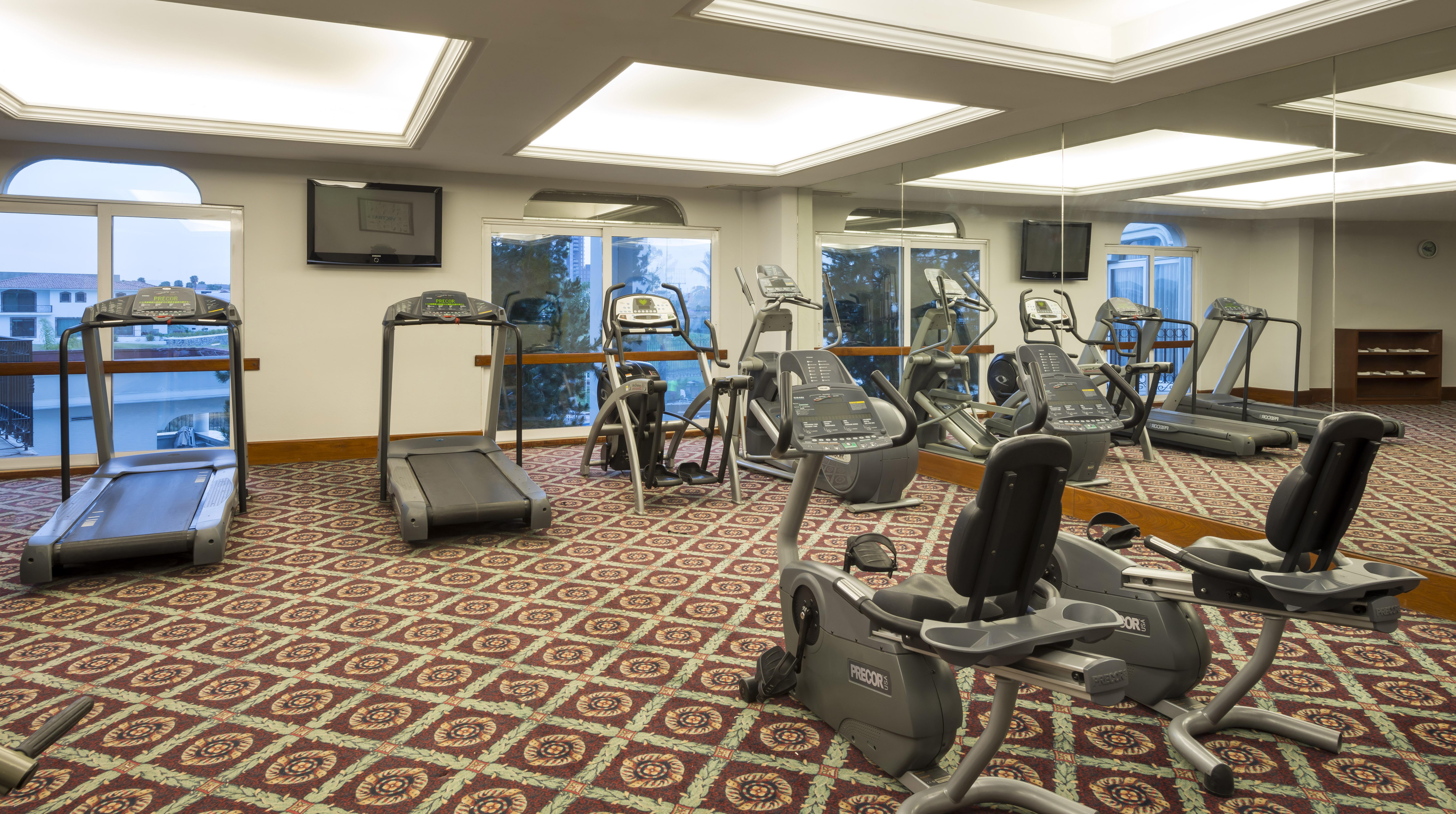 Camino Real Puebla Angelopolis Hotel Exterior foto The gym at the hotel
