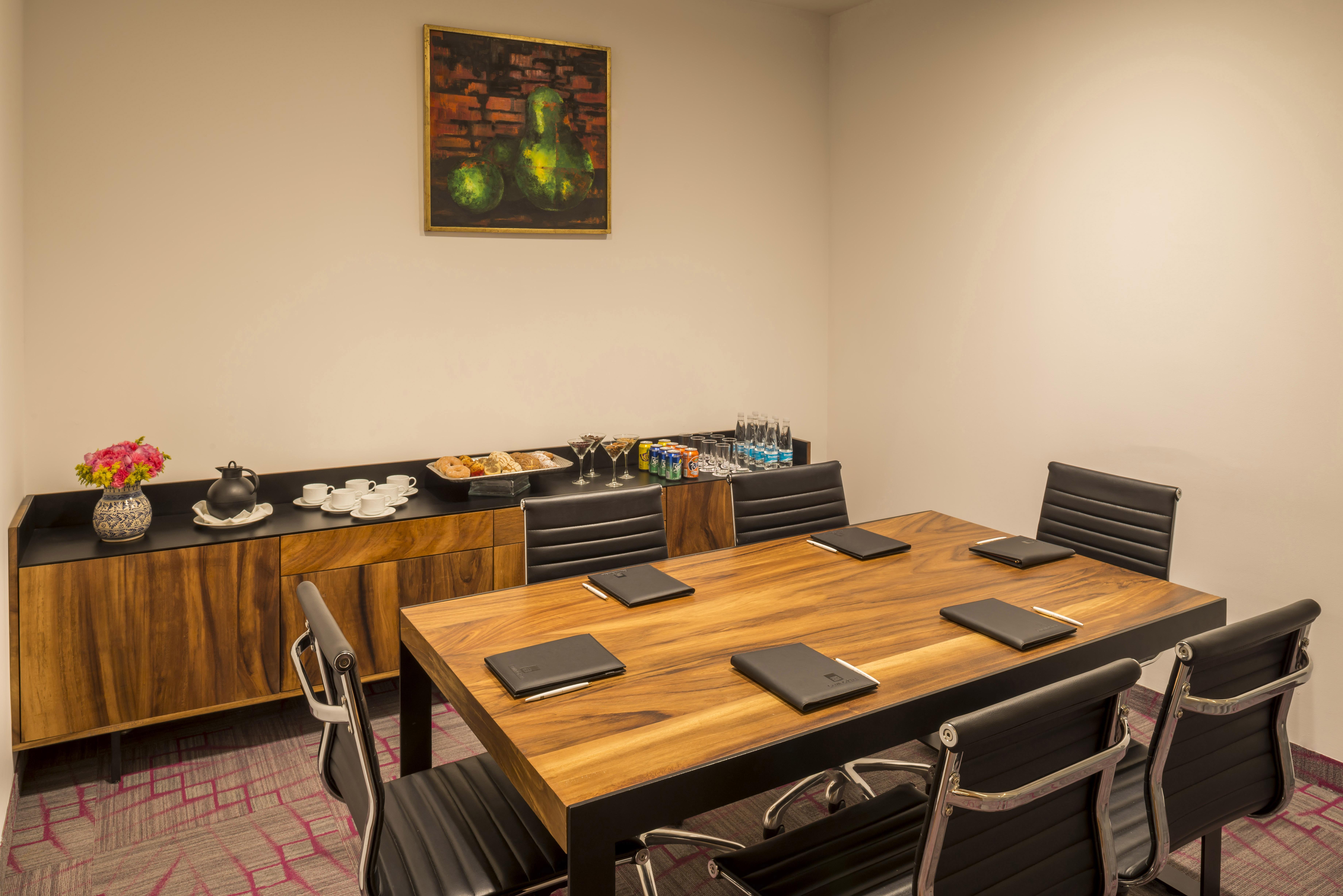 Camino Real Puebla Angelopolis Hotel Exterior foto A meeting room at the hotel